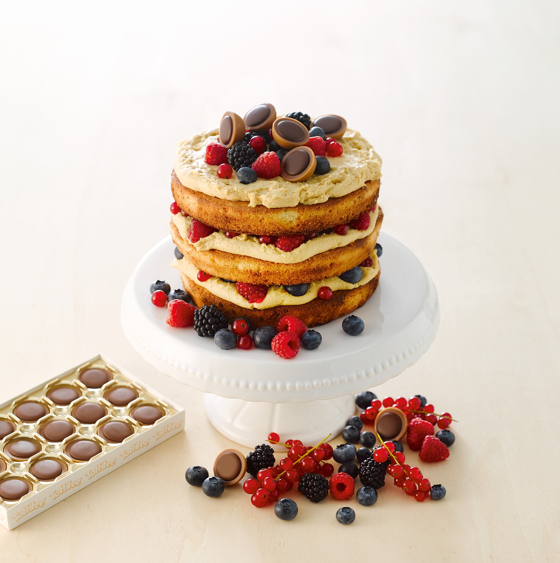 Toffifee: Toffifee Recept voor Cake-Feesttaart met Karamelcrème en Fruit